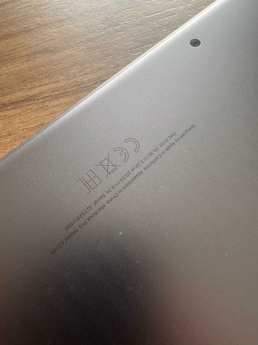 Macbook Pro M2 16gb / 1T - A 2779 ( uszkodzona matryca )