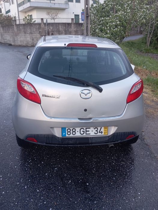 Mazda 2 impecável