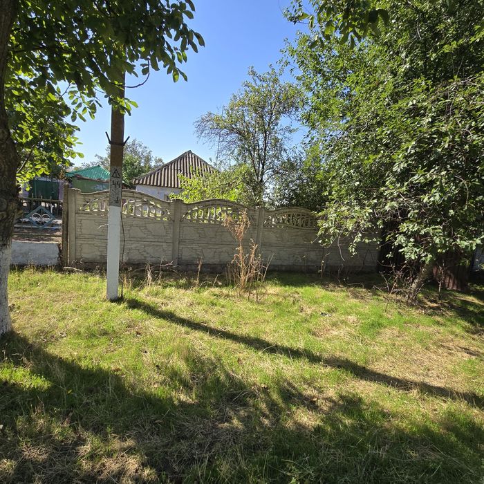 Продажа земли с домом с.Зеленое 20км от города 50сот.5000$