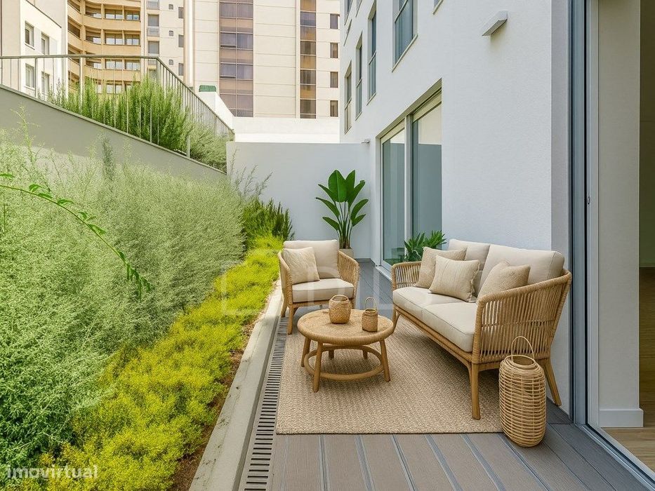 Apartamento T4+1 duplex com logradouro e estacionamento no coração ...
