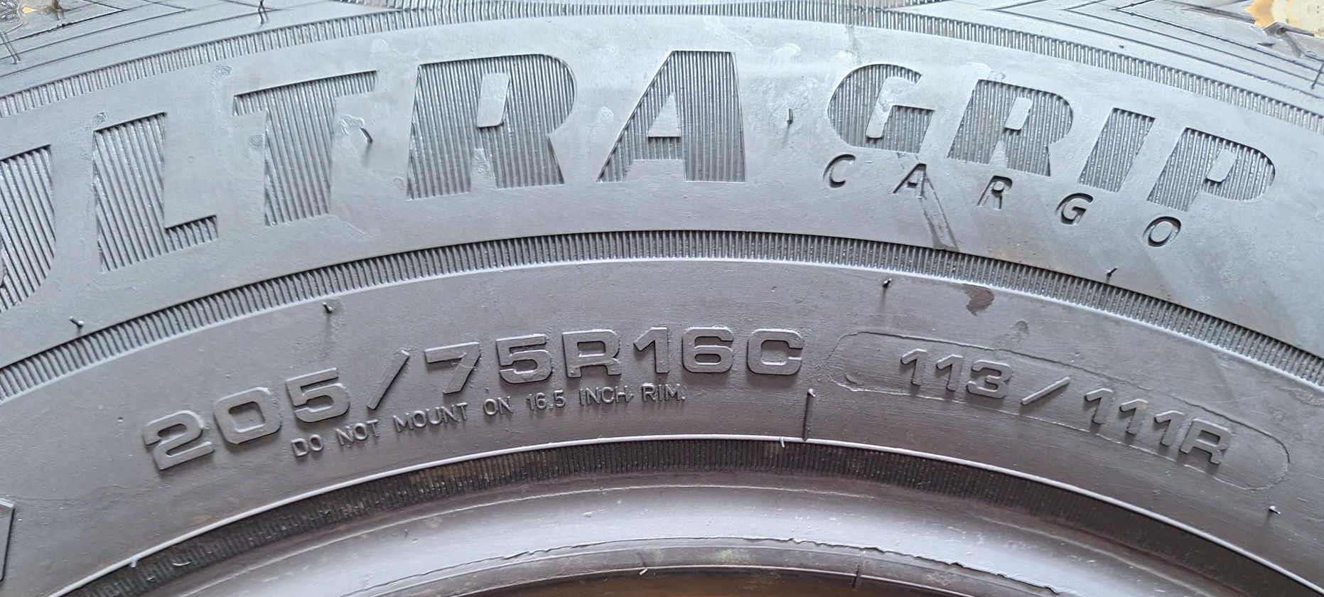 Opony 205 75 R 16C 113/111R  Goodyear UltraGrip CARGO