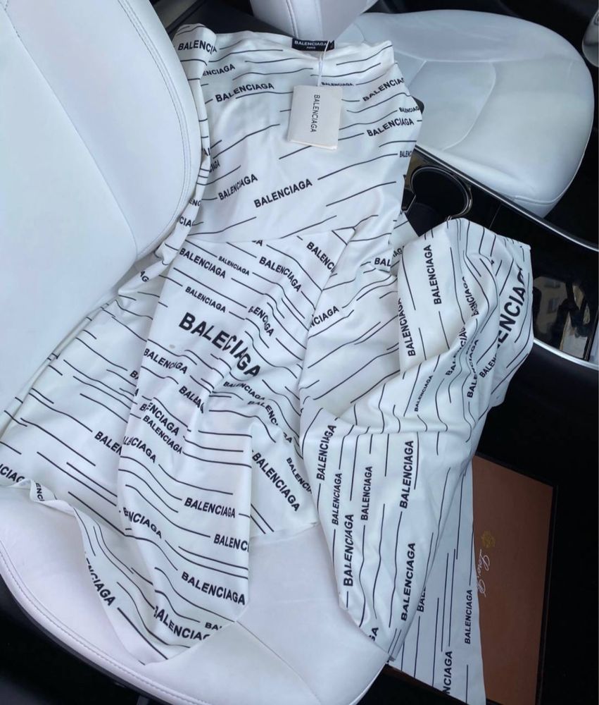 Спідниця Balenciaga, юбка Gucci, Chanel M L