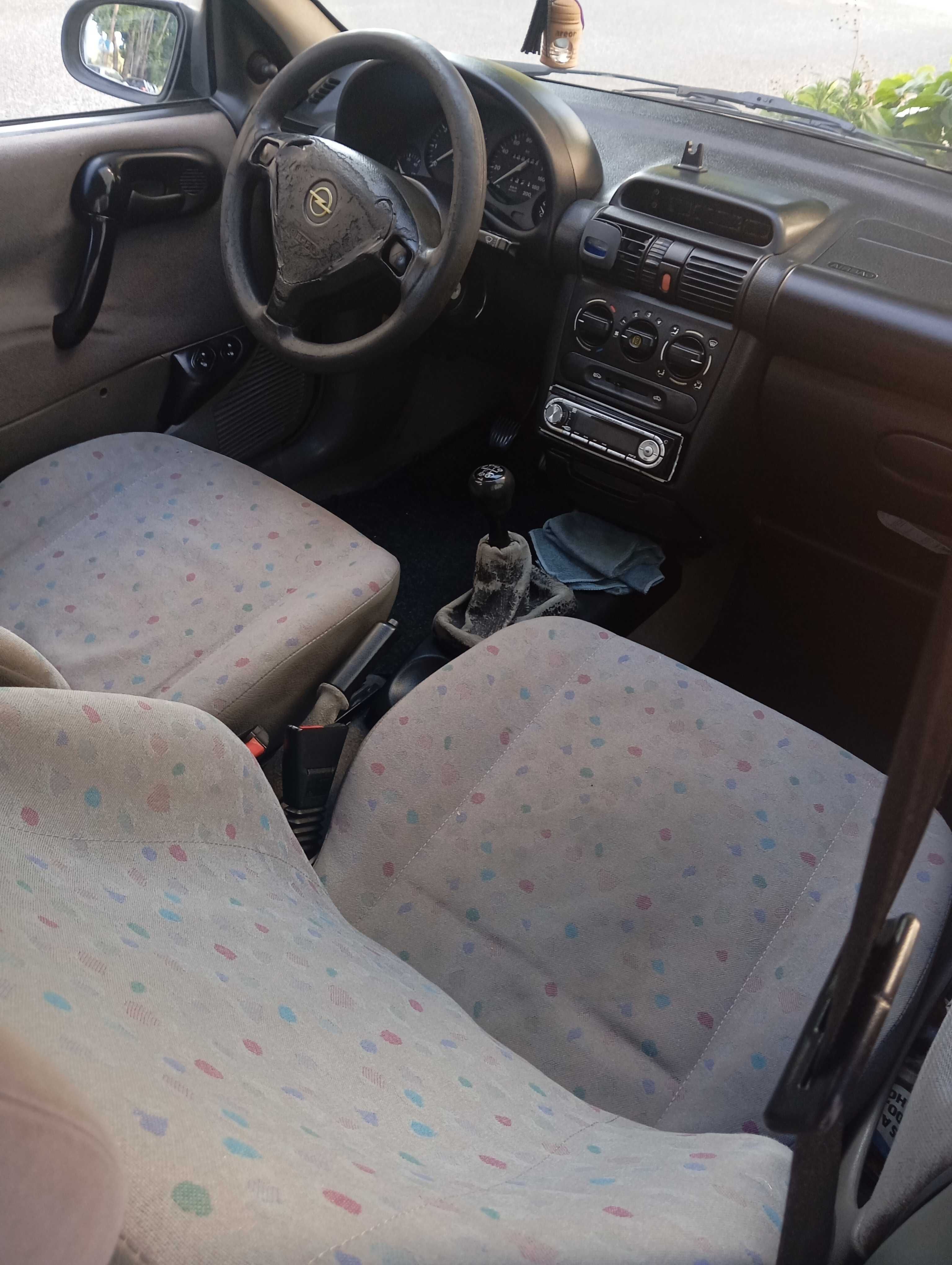 Carro em bom estando troco por carrinha grande