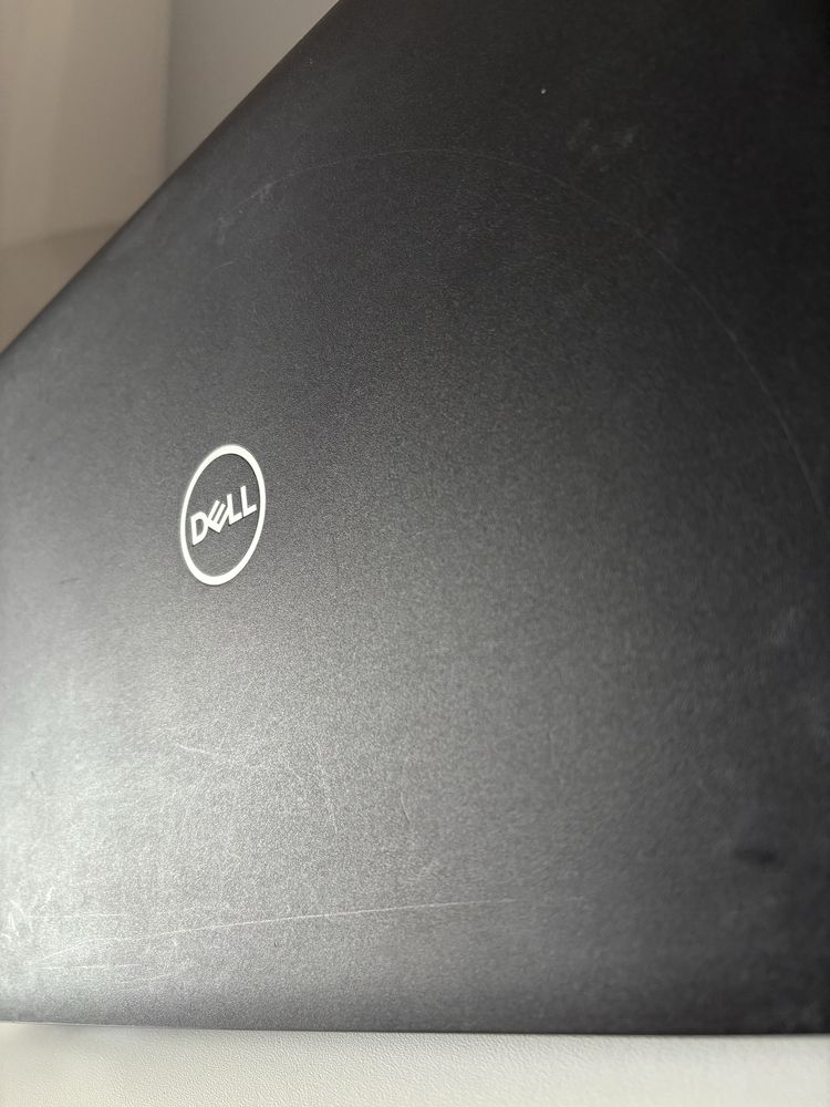 Laptop DELL Latitude 3400