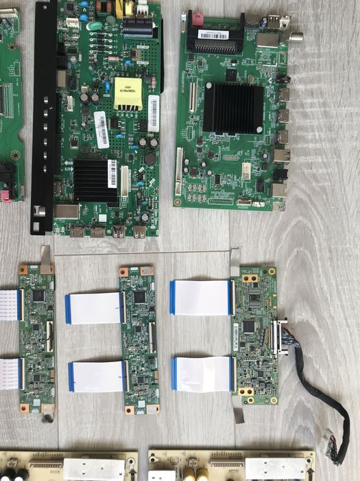 Телевизор KIVI плата Main блок питания T-con НОЖКИ, динамики Wi-Fi