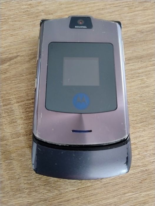 Telefony Motorola v 3