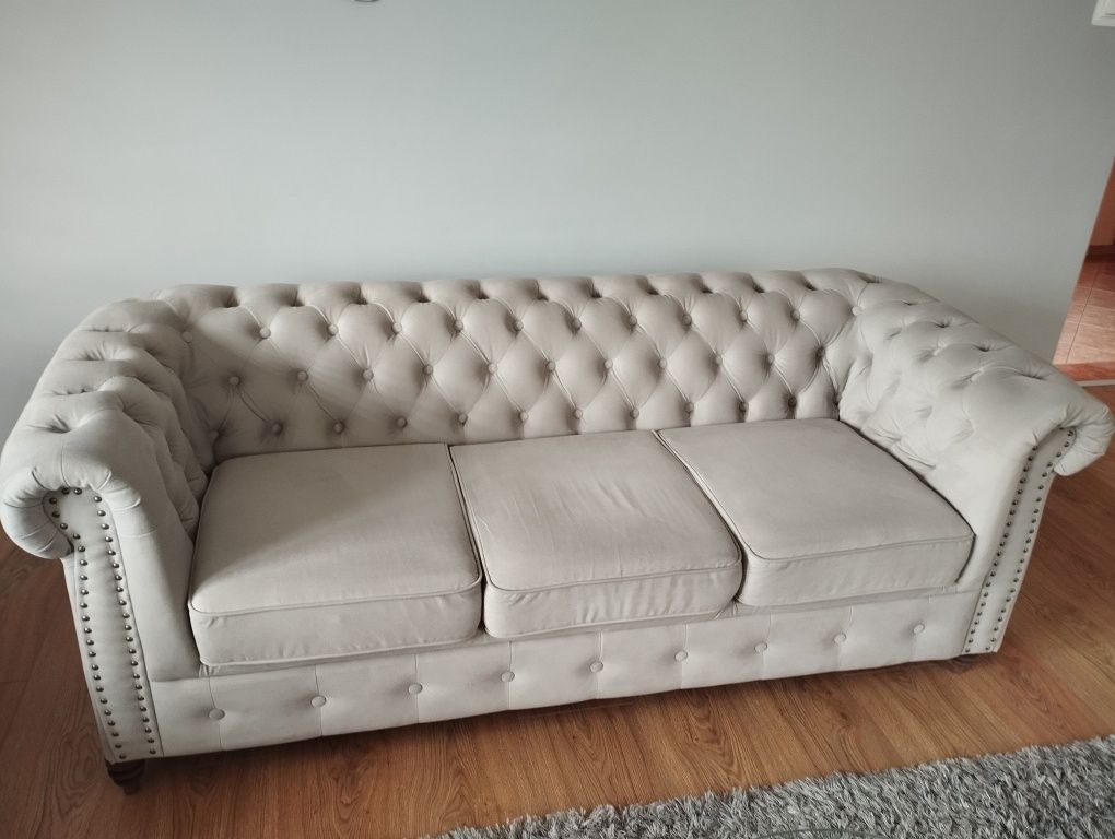 Sofa w typie glamour