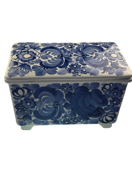 Szkatułka skrzynia kujawska fajans Włocławek dł 21 cm wys 13.5 cm