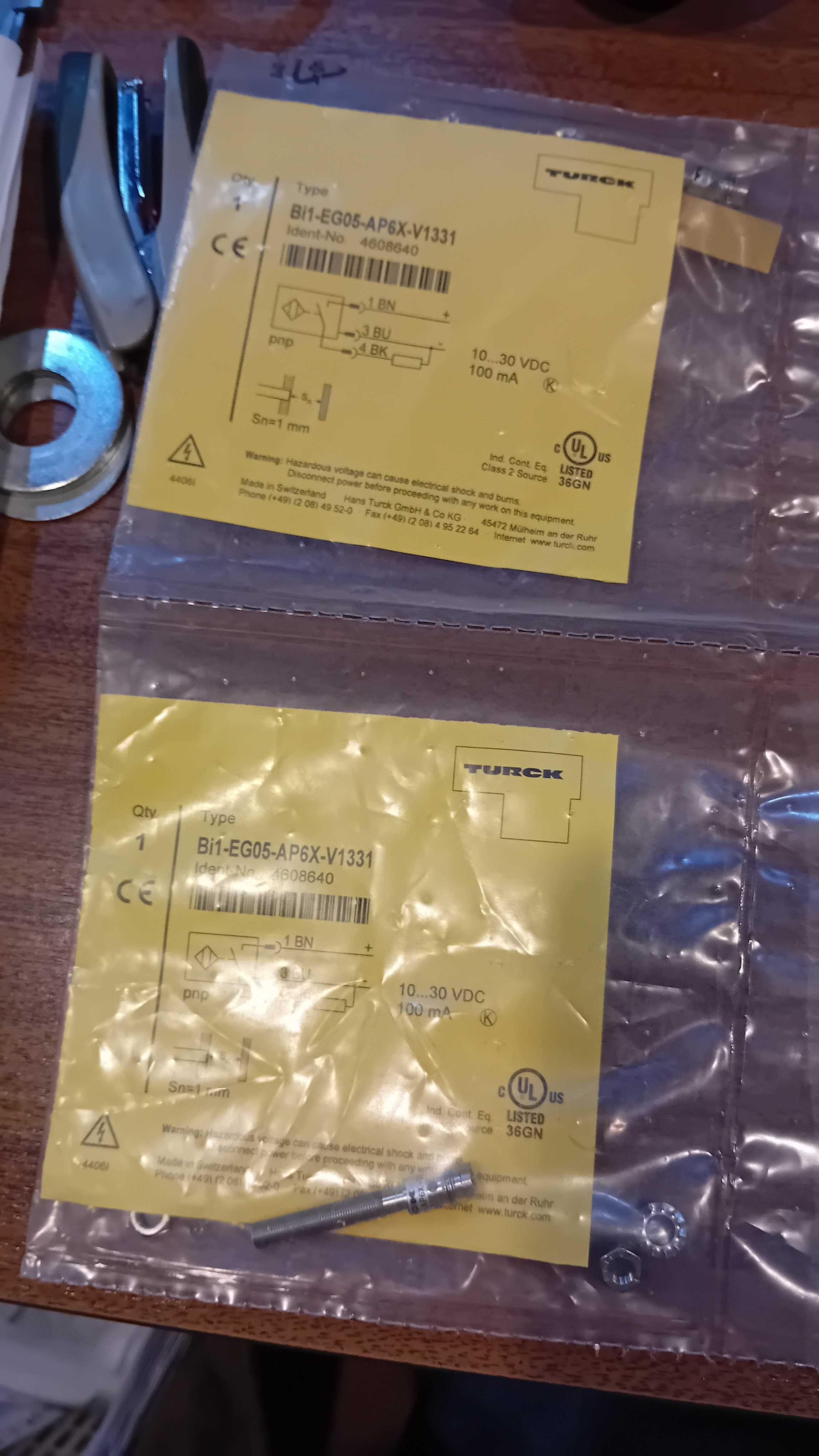 Sensor indutivo 5mm 24vdc PNP TURCK - 2 UNIDADES