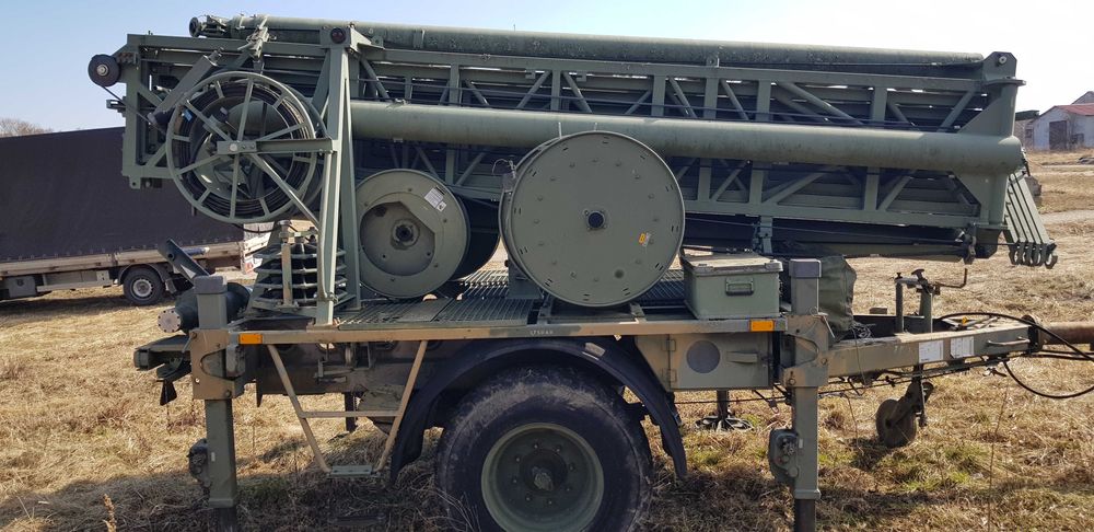 Wojskowy maszt antenowy - mobilna wieża telekomunikacyjna - h-25m