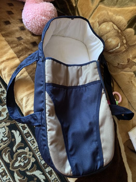 Дитяча коляска..