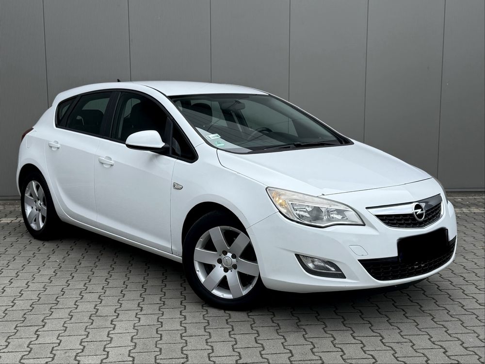 Opel Astra J 1.7 CDTi 110KM *Klimatronik*Navi*CD/DVD*Zadbana*Alu