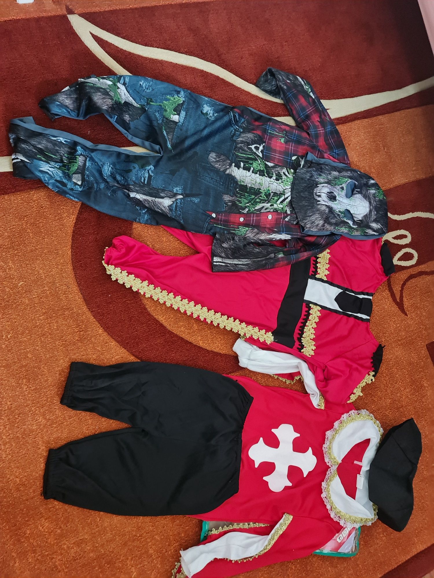 Roupa menino 4-5 anos + fatos carnaval