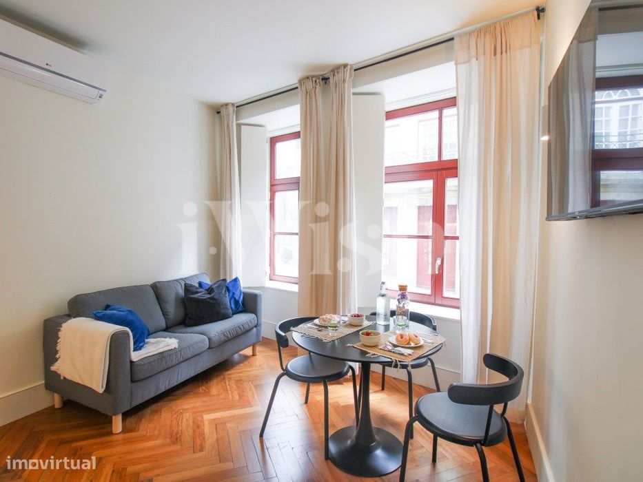 Apartamento com 1 quarto, ar condicionado, renovado na Baixa do Porto