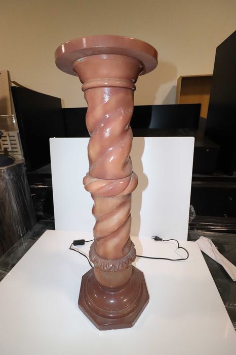 Coluna Mármore com iluminação