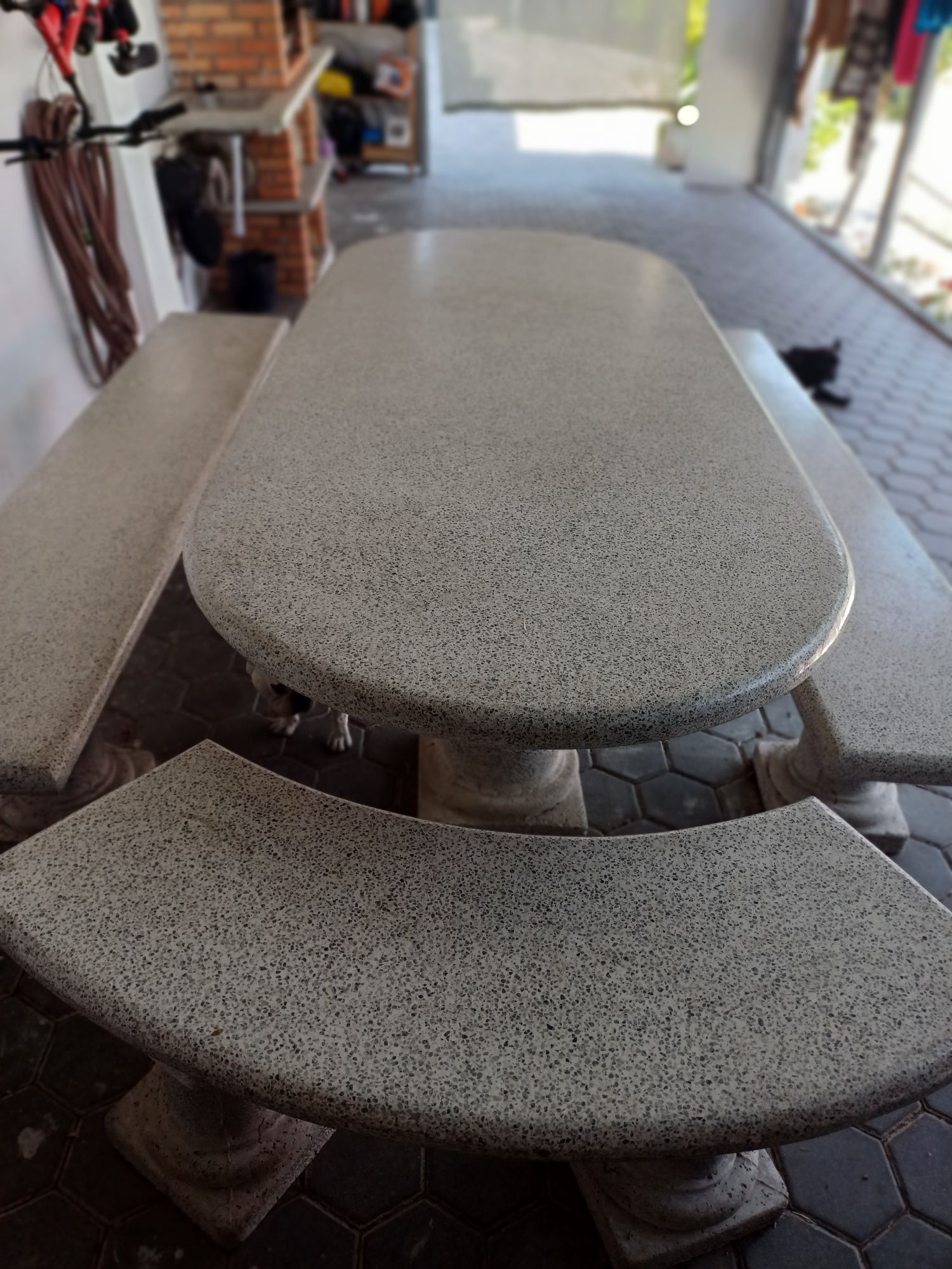 Mesa em marmore,comprimento 2,90cm×largura1,70cm jardim c/ nova