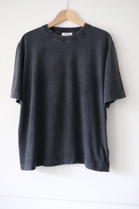 COS Grafitowy t-shirt oversize