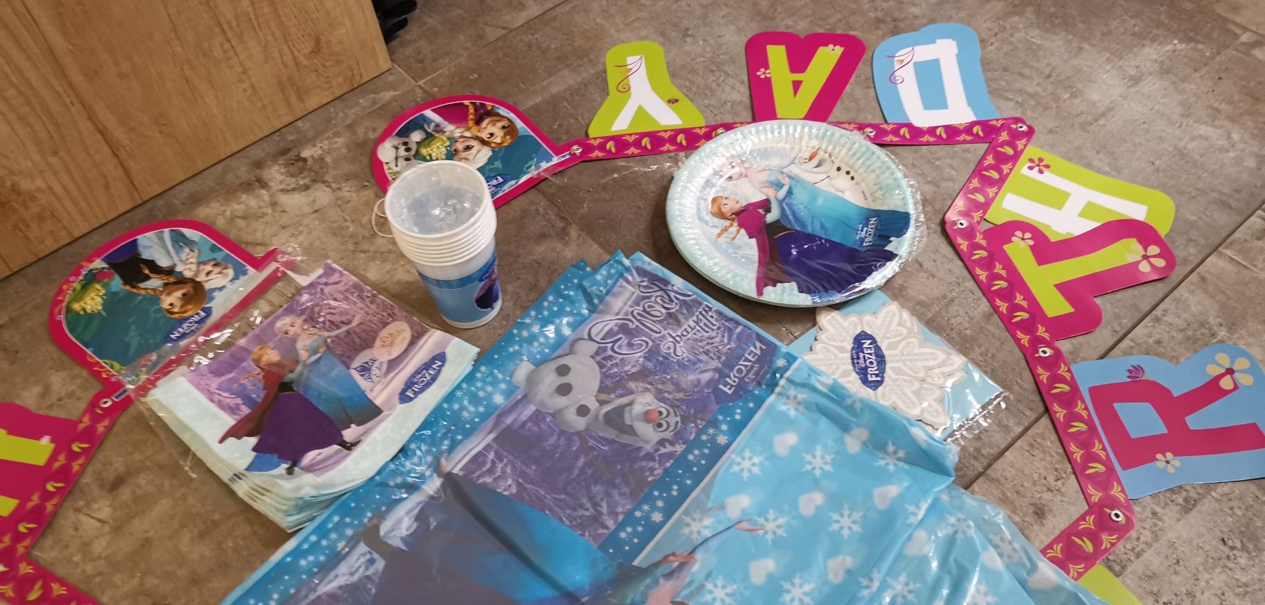 Sukienka Frozen Kraina Lodu Disney 104cm 3-4 lata PIĘKNA plus gratisy!