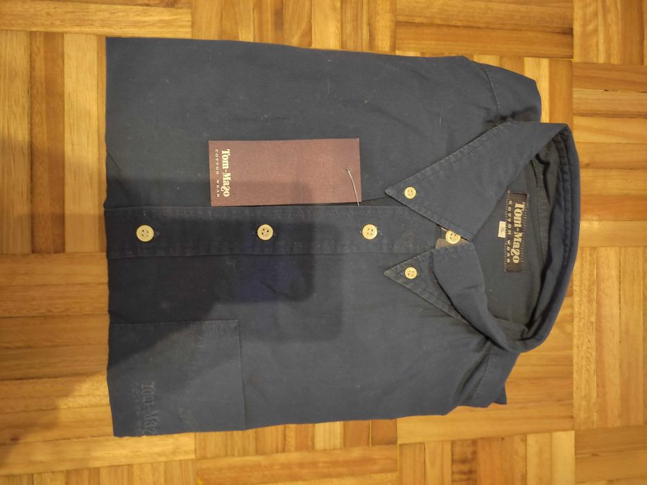 Vende-se várias camisas novas Tom-Maso