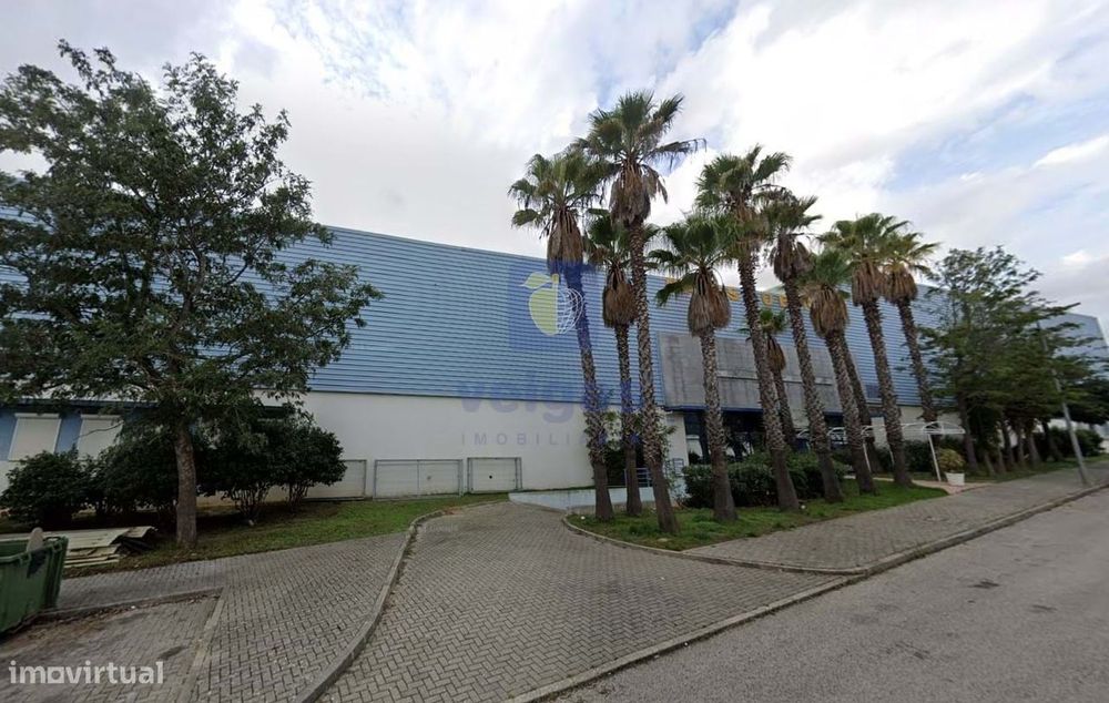 Armazém em Vialonga