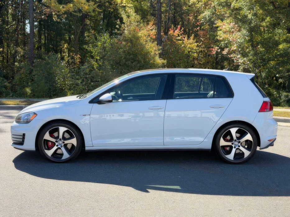 Volkswagen Golf      2017