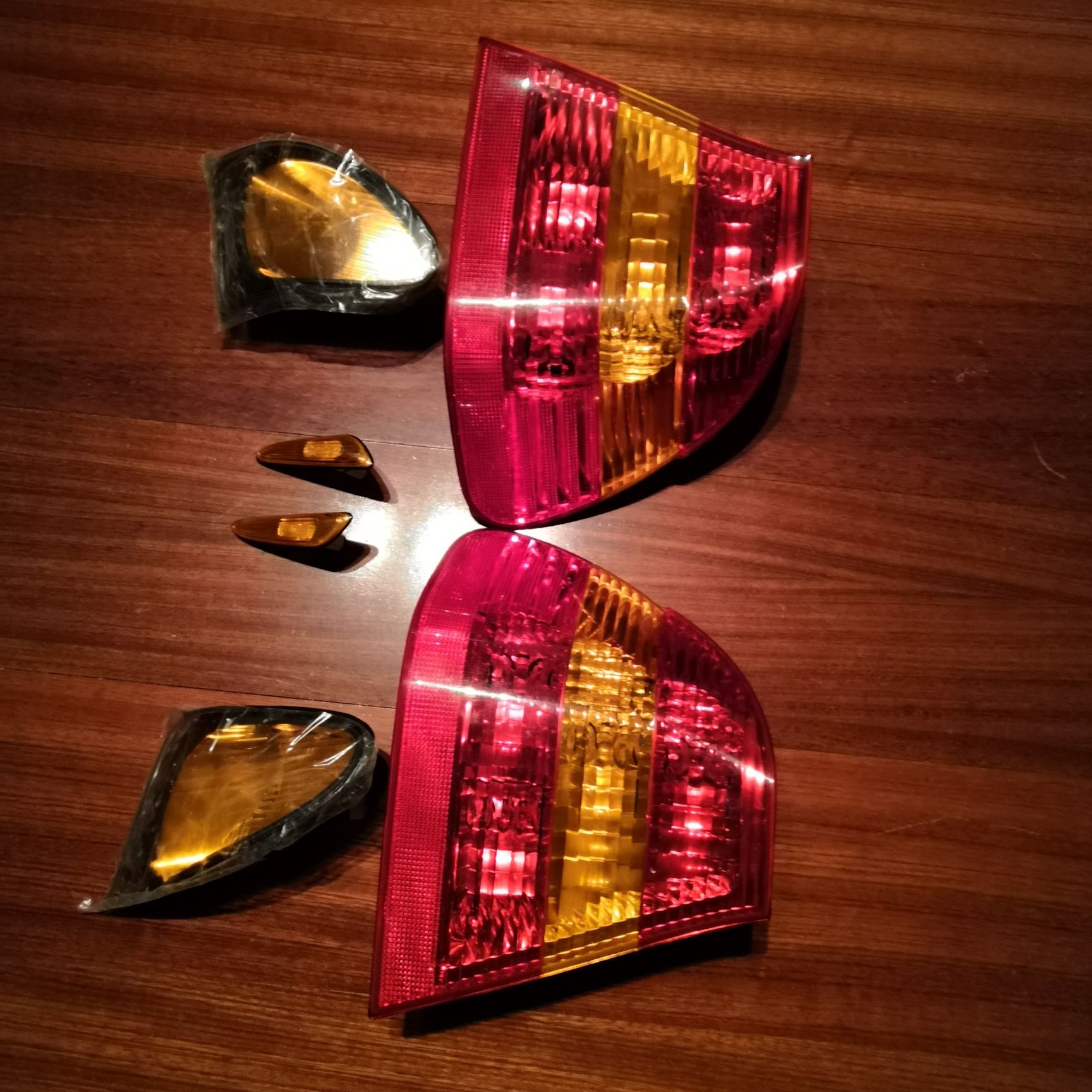 Farolins originais BMW 320D 2003