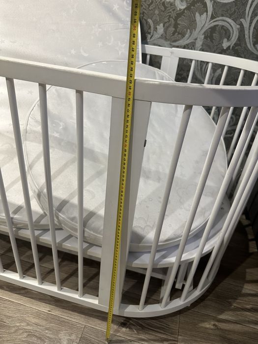 Дитяче ліжечко з маятником 2 в 1