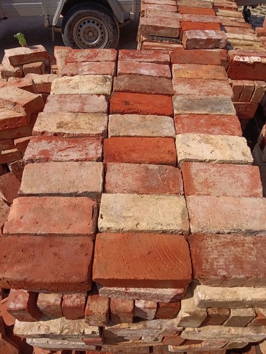 Cegła z rozbiórki