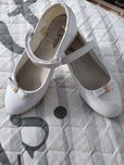 buty białe do komunii pantofelki