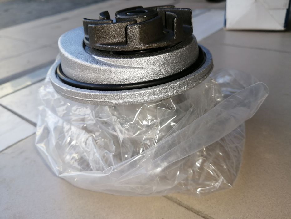 Помпа шевроле лачети 1.8