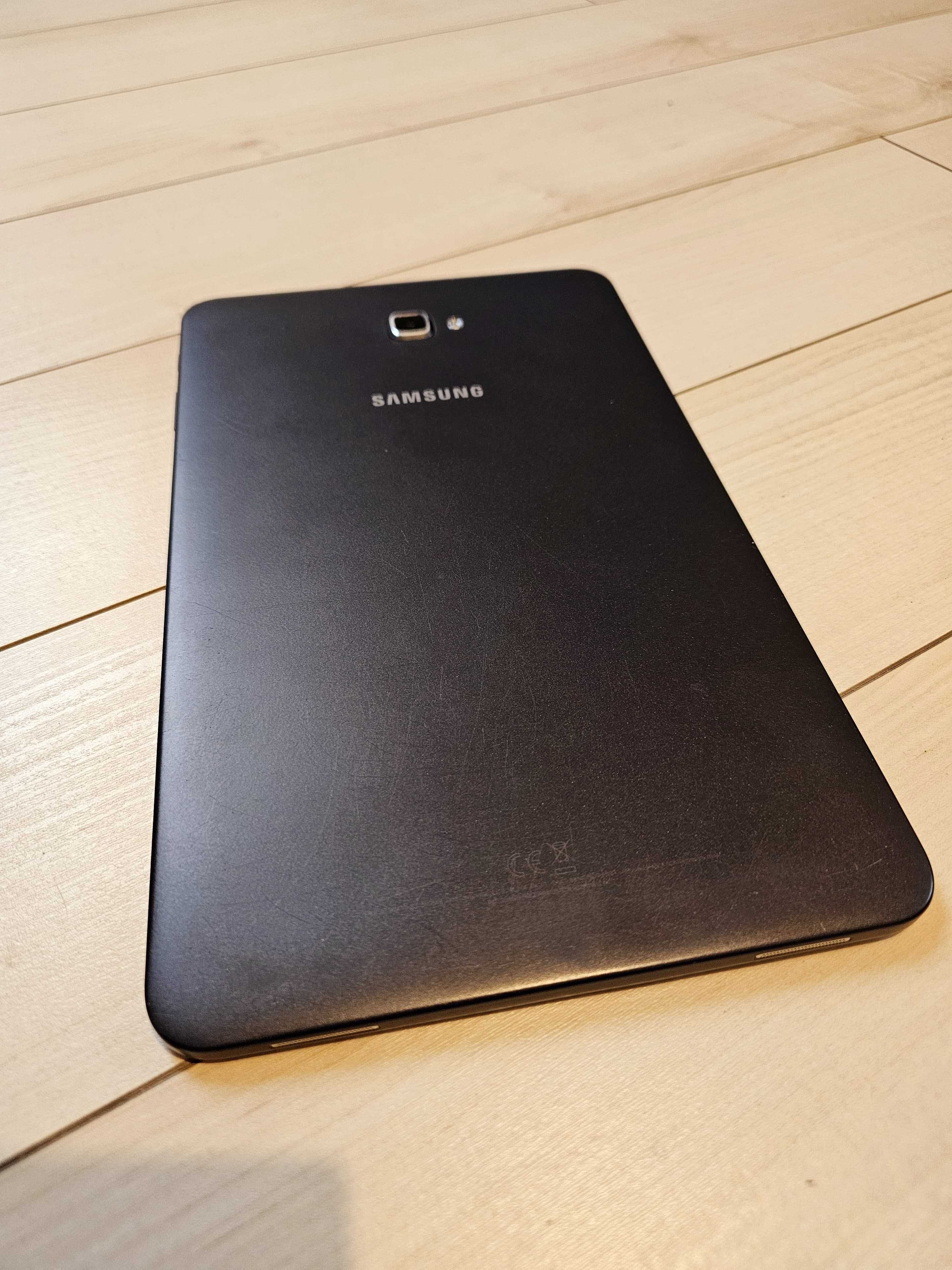 Tablet Samsung Galaxy Tab A + klawiatura BT + etui
