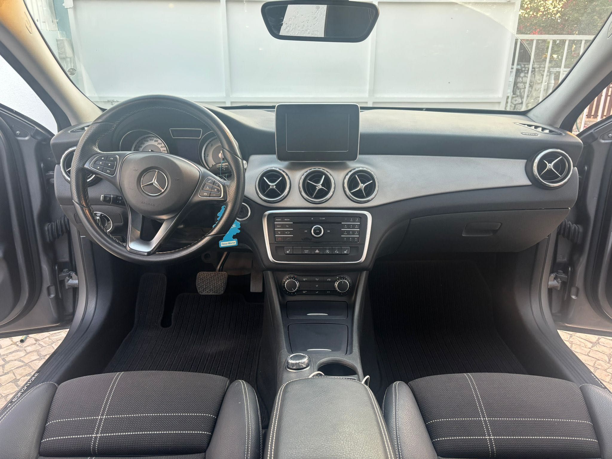 Mercedes-Benz GLA 200cdi - Caixa Automática