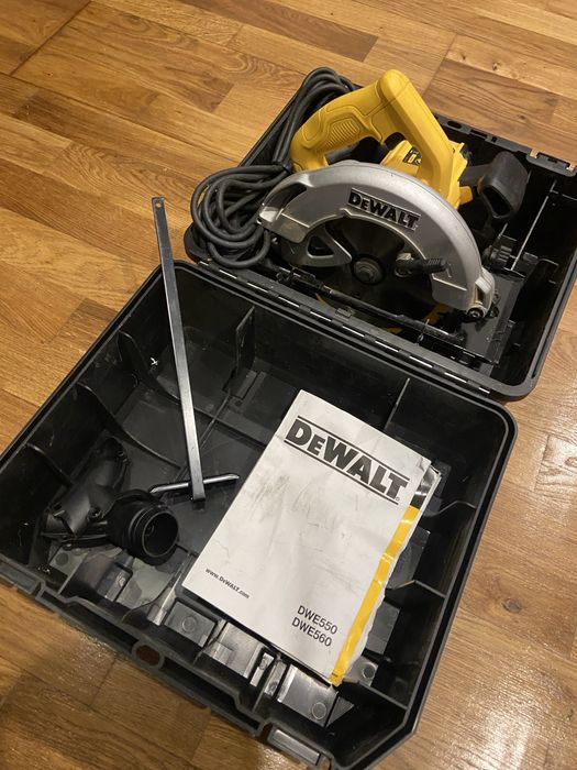 Piła najazdowa DeWalt