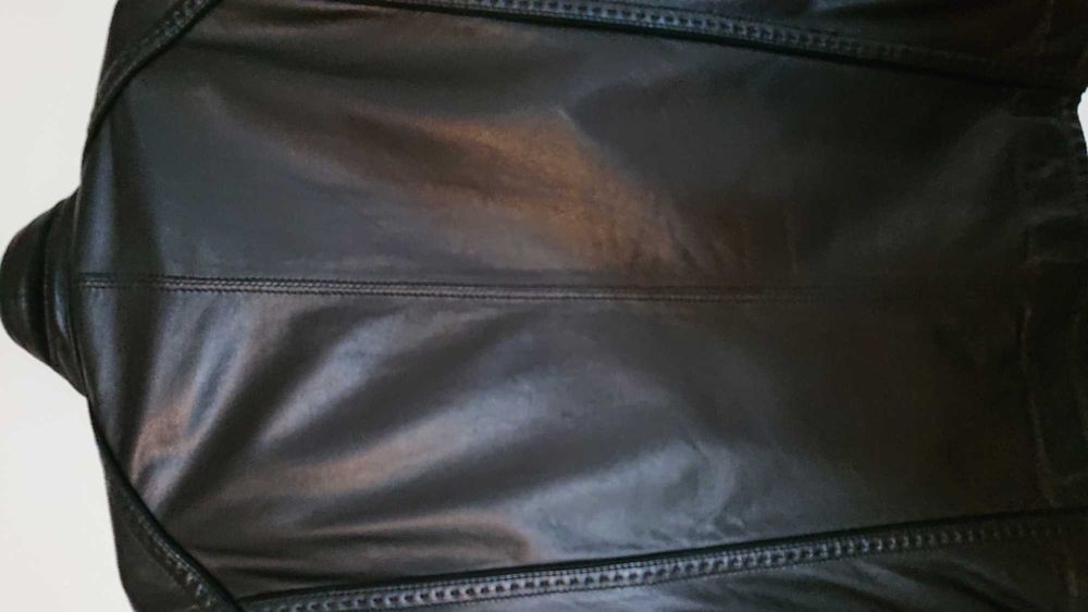 Продам турецкую кожаную курточку.