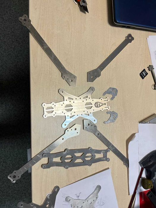 Обробка листового металу, фрезер, лазер, гибка, підготовка файлів.