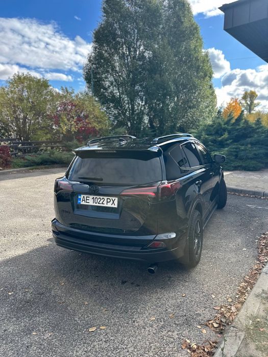 Продам Toyota RAV4 2017