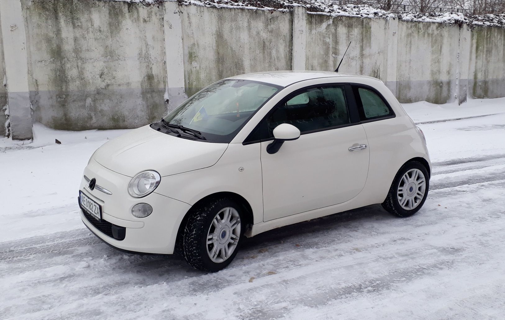 Електромобіль Fiat 500E запас хода 150км