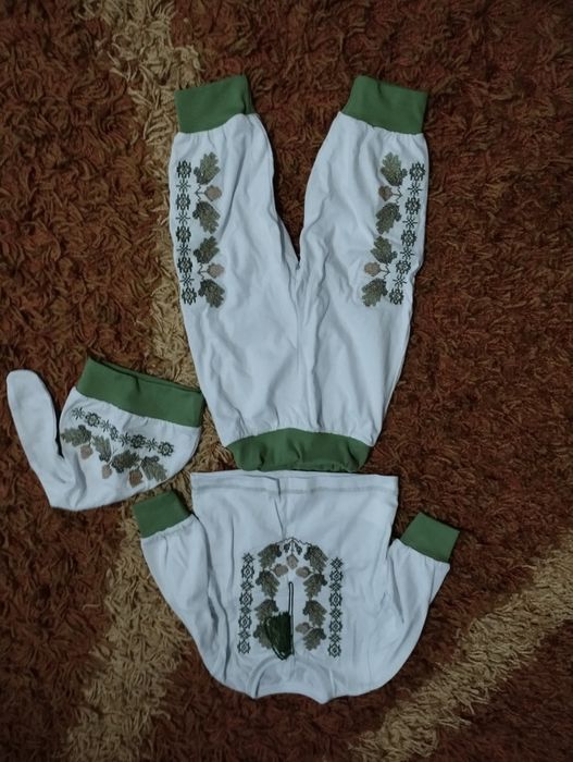 Вишитий костюм 68