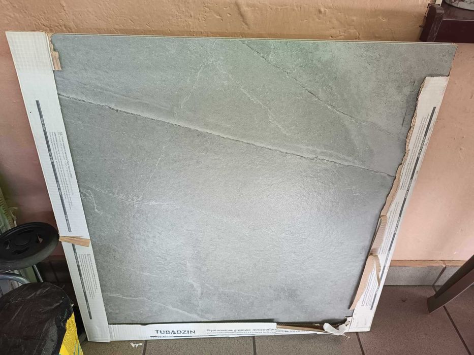 Płytki gresowo-ceramiczne 80x80x0,8 Tubądzin