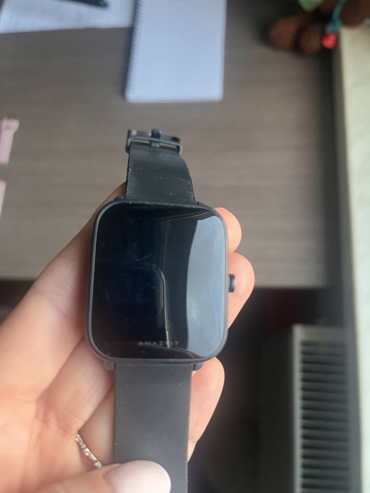 Elegancki i Funkcjonalny smartwatch Amazift Bip U Pro