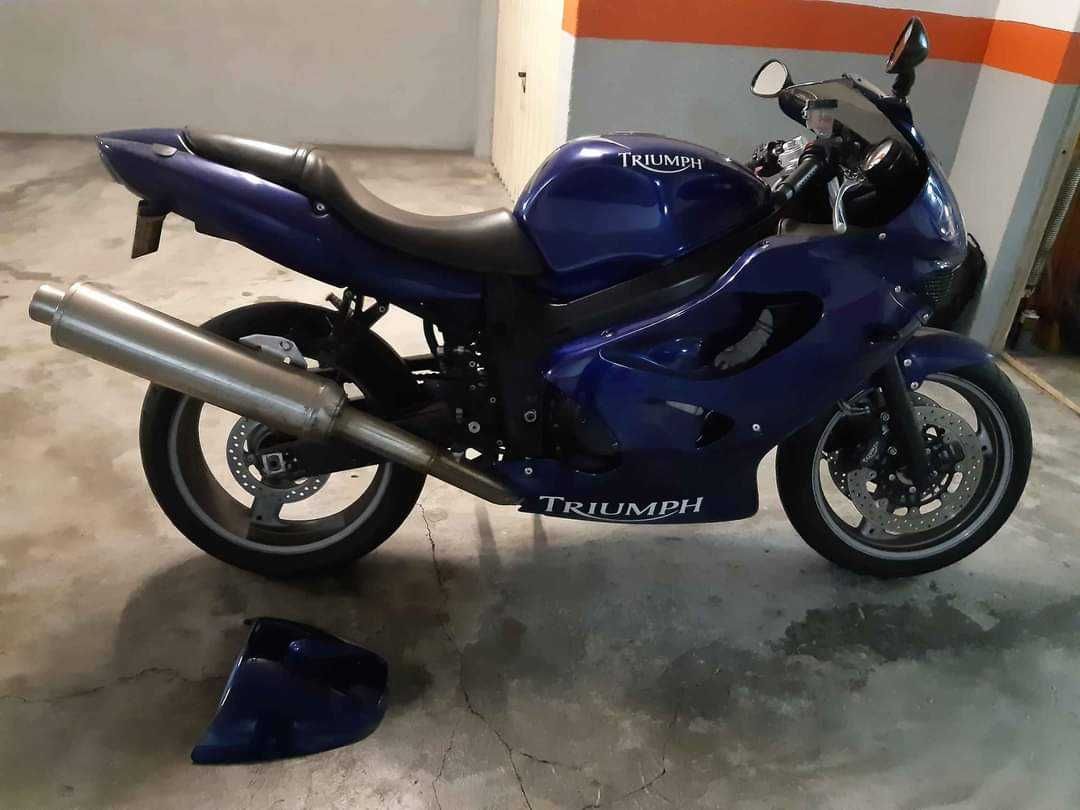 Espectáculo Triumph TT 600