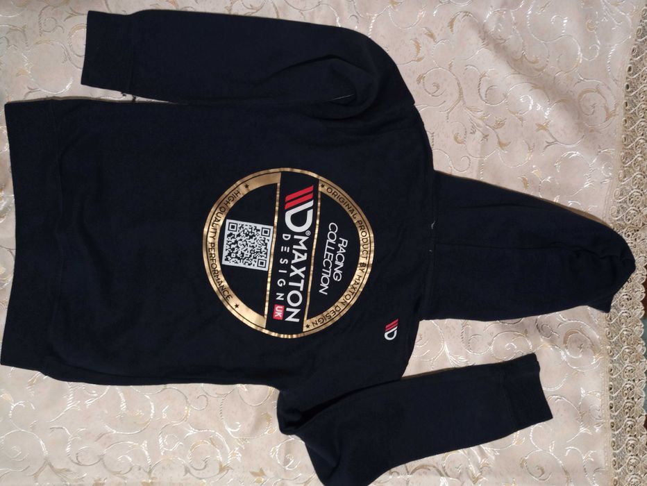 Продам кофту на хлопчика (9-10 років, на зріст 130-140 см)