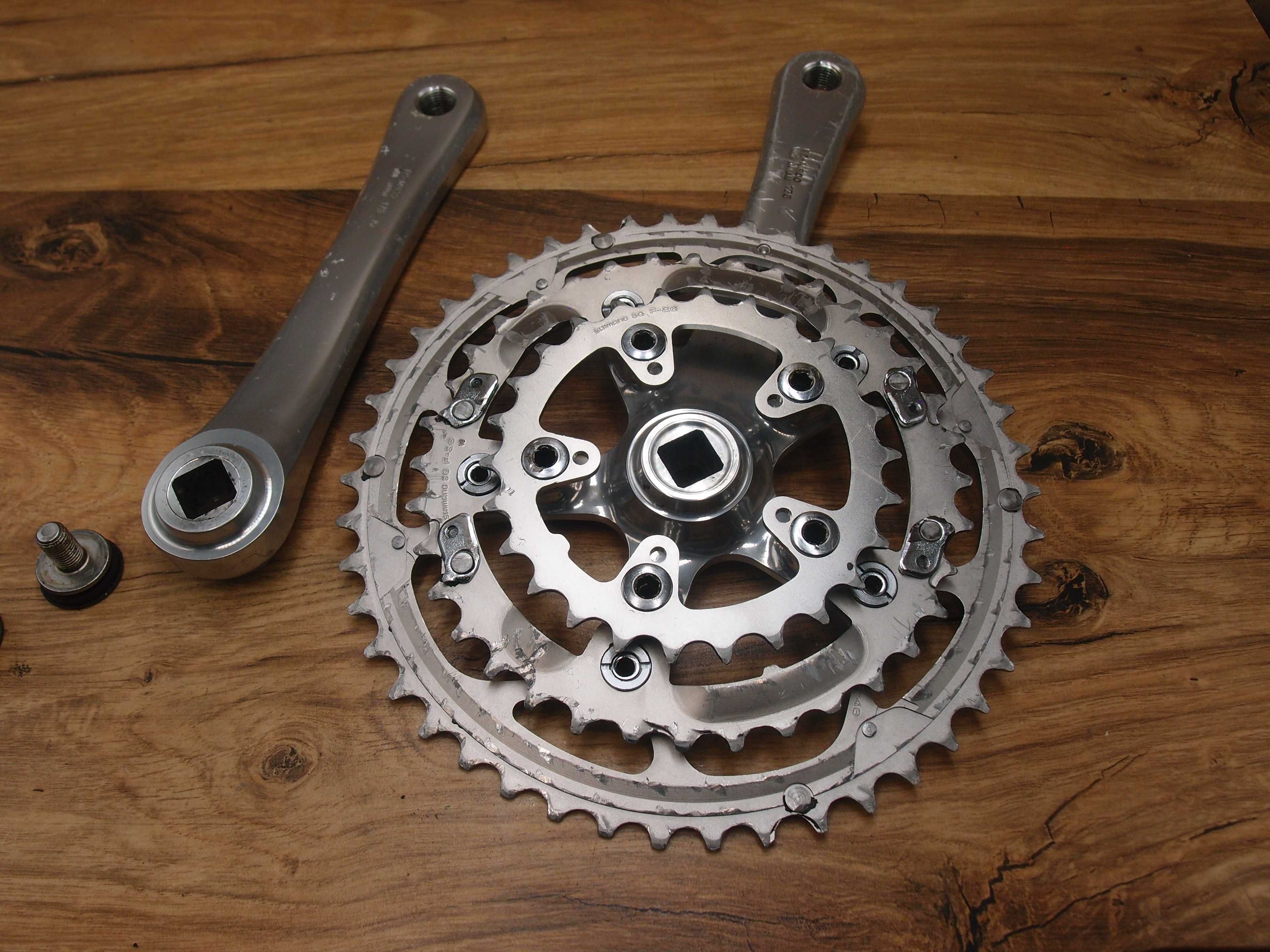 zestaw korba rowerowa  Shimano XTR FC-M900 suport Shimano XTR BB-UN90