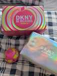 DKNY Be Delicious Orchard St. 100ml + srebrna kosmetyczka