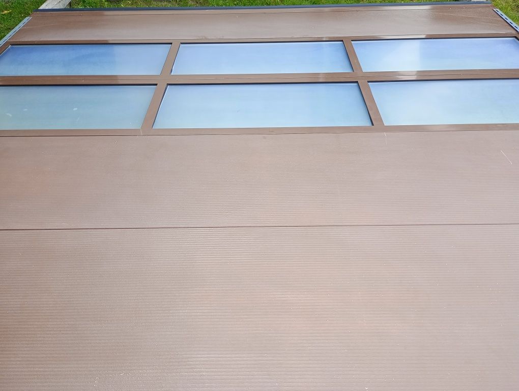 Brama segmentowa garażowa panelowa aluminiowa przemysłowa