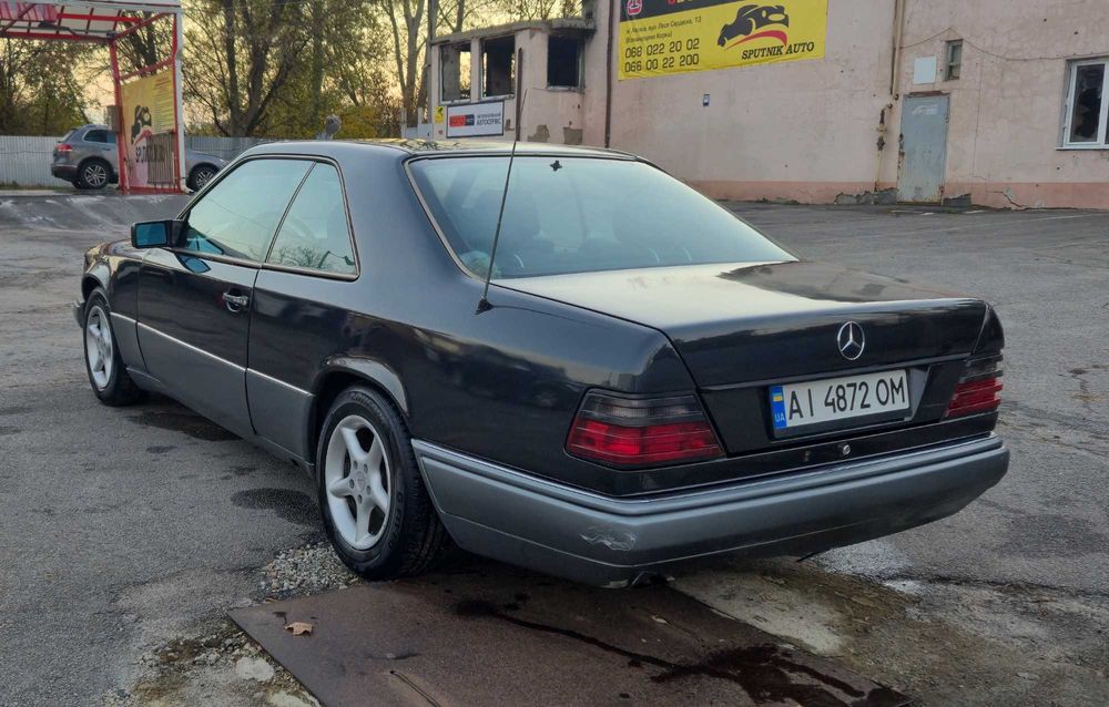 Mercedes 124 Купе в гарному стані