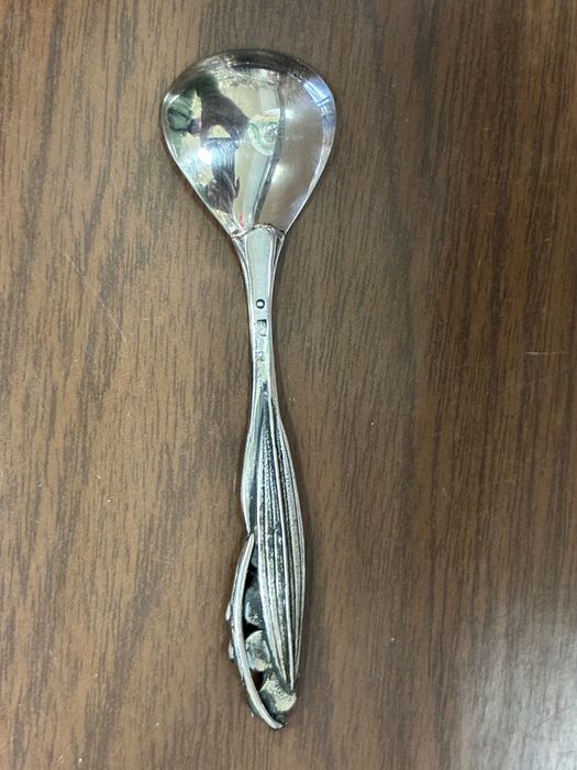 Srebrne secesyjne łyżeczki resovia prl  925