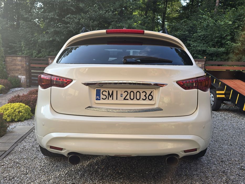 Infiniti FX50...