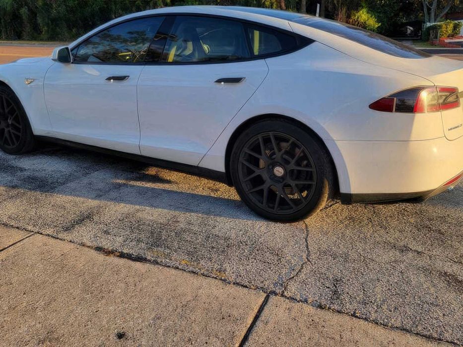 Tesla Model S      2013