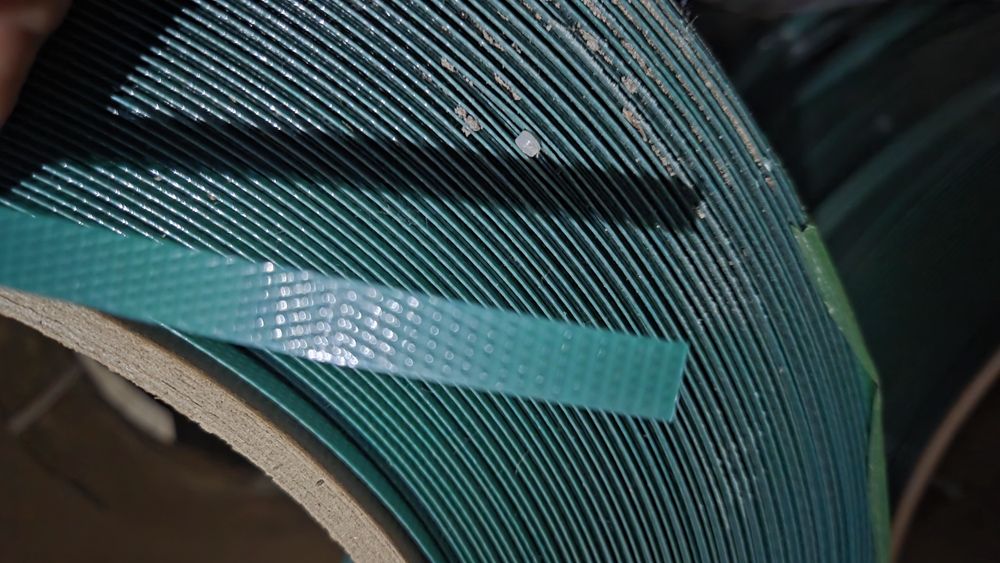 Tasma bindujaca Pakujaca